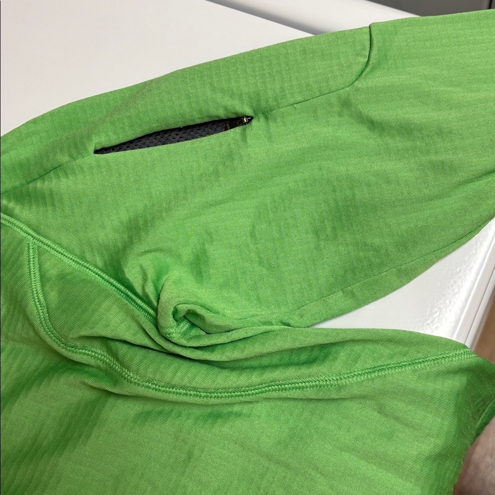 Under Armour Women's Green Performance Pullover Size SM - Picture 4 of 5
